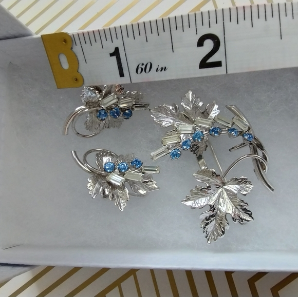 Vintage Sterling Silver Sparkly Brooch & Earring Set signed Carl Art - Picture 4 of 16